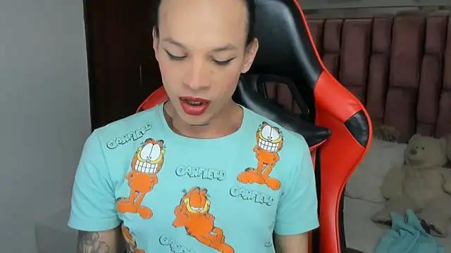 sara_slut21 from StripChat
