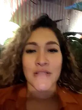 Sara_smiiith211 from StripChat