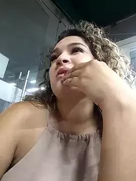 Sara_smiiith211 from StripChat