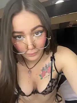 Sara_Sophia20 from StripChat