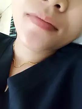 Sara_xo2xx from StripChat is Freechat