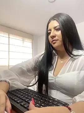 saraaa__ from StripChat is Freechat