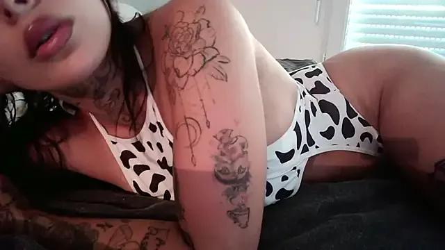 Saraabab from StripChat