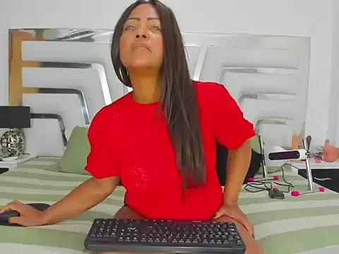 SaraaJhons from StripChat is Freechat