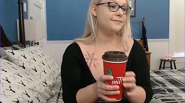 SaraBearXo from StripChat