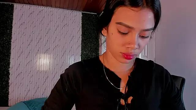 saracorraless from StripChat