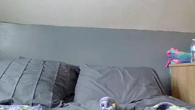 sarah2007 from StripChat is Freechat