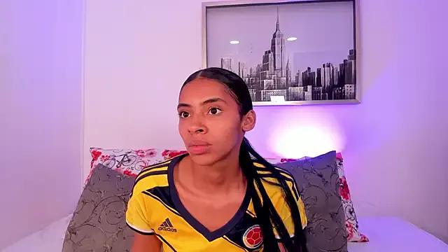 sarah_ashbourne from StripChat is Freechat