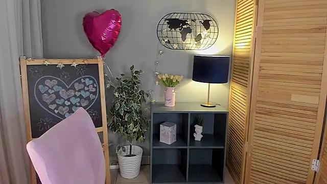 Sarah_Grows from StripChat