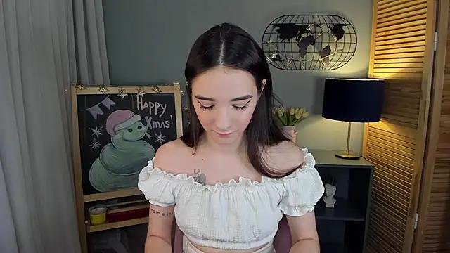 Sarah_Grows from StripChat