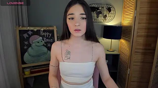 Sarah_Grows from StripChat