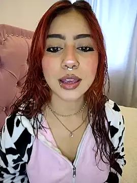 sarah_lark_ from StripChat