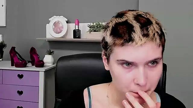 sarah_perfect from StripChat