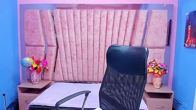 sarah_sweett_ from StripChat is Freechat