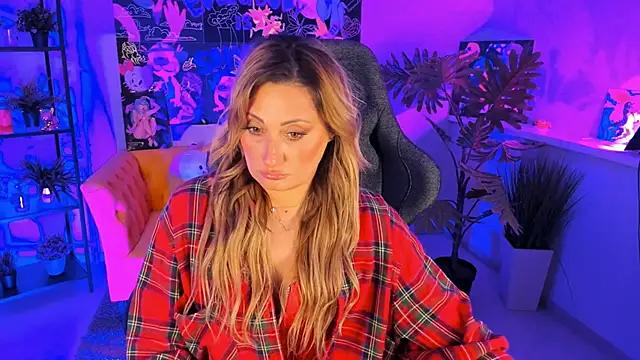 SarahAlluring from StripChat