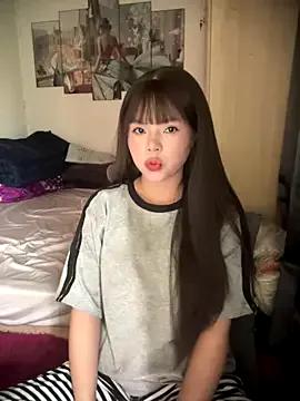 SarahBeii from StripChat is Freechat