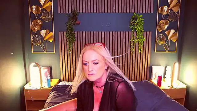 SarahDanielBabestation from StripChat is Freechat