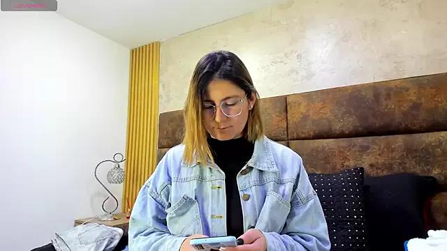 SarahDeyvis from StripChat