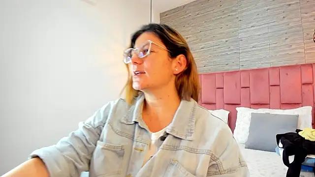 SarahDeyvis from StripChat