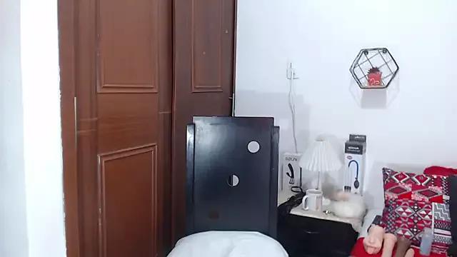 SarahhCooper from StripChat