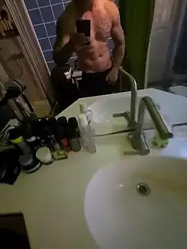 Sarahmatze20 from StripChat