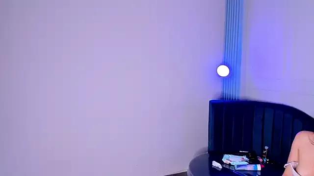 SarahMiler_ from StripChat