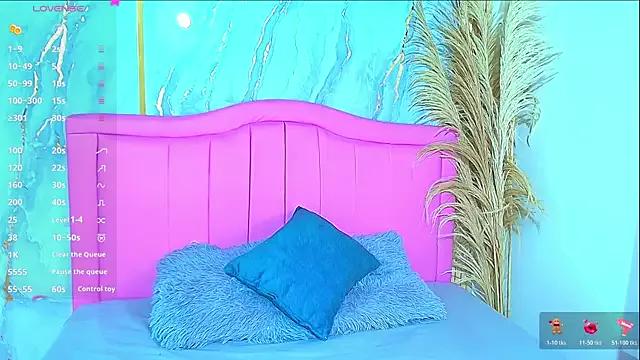 sarahrousse_ from StripChat is Freechat