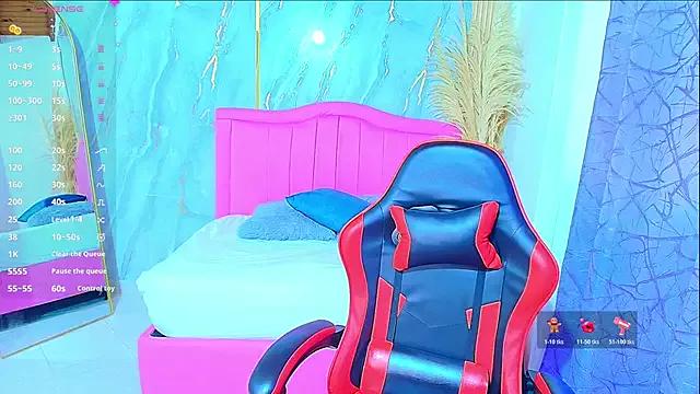 sarahrousse_ from StripChat is Freechat