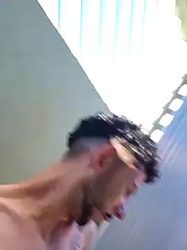 Saraiva2002 from StripChat