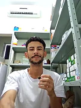 Saraiva2002 from StripChat