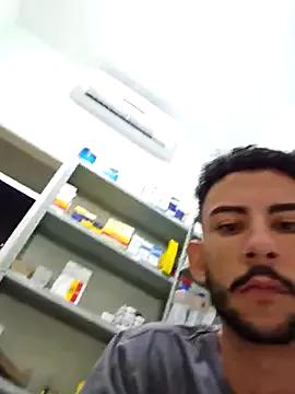 Saraiva2002 from StripChat