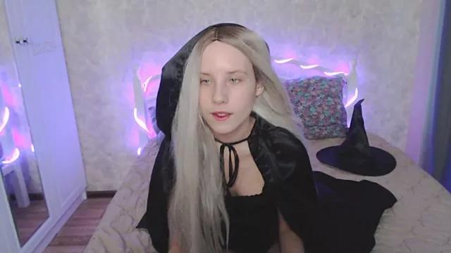 sarakaell from StripChat