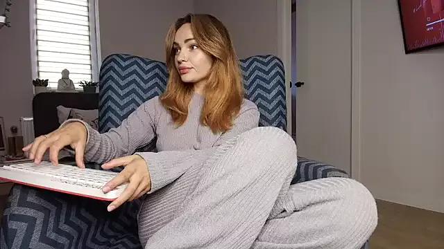 Photos of SaraLow from StripChat is Freechat