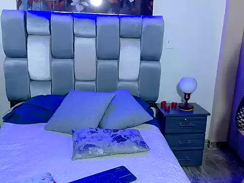 saramikaelson from StripChat is Freechat