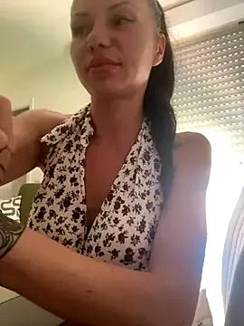 SaraModel from StripChat is Freechat