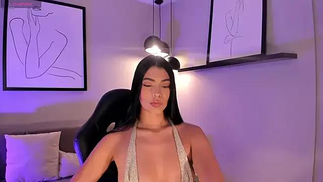 SaraNovac from StripChat is Freechat
