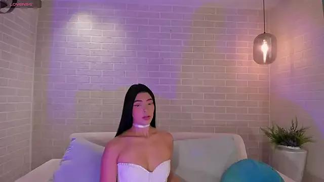 SaraNovac from StripChat is Freechat