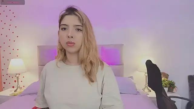 SaraSccott_ from StripChat