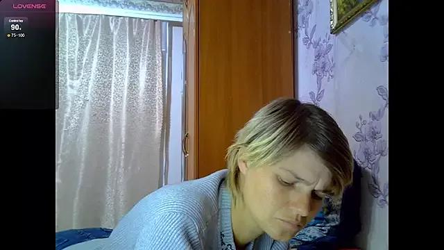 SaraSnow_ from StripChat