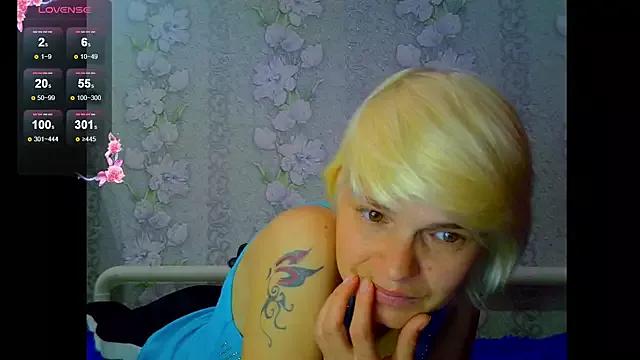 SaraSnow_ from StripChat