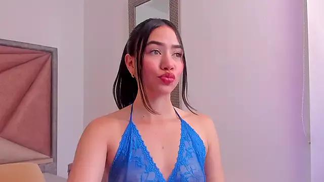 SaraWagner_ from StripChat is Freechat