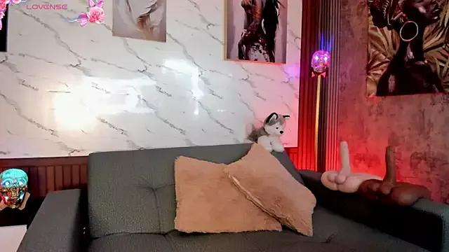 sarawolff from StripChat