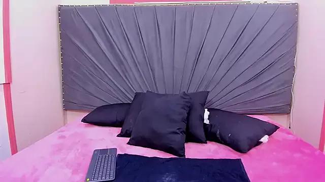 saray-Rousse from StripChat