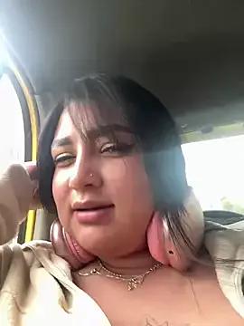 saray_kitty from StripChat