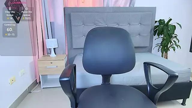 saray_reese from StripChat