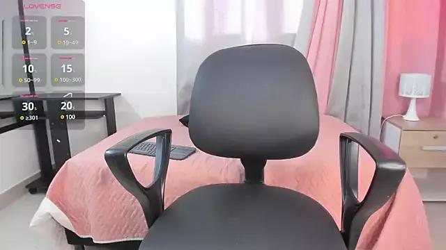 saray_reese from StripChat