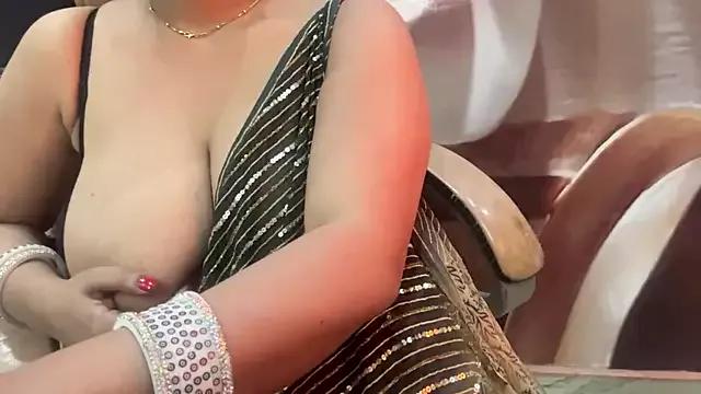 sareeQueen from StripChat is Freechat