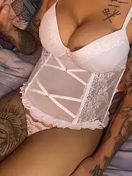 Photos of Sarinha_greluda from StripChat is Freechat