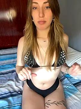 Sashailardi from StripChat is Freechat