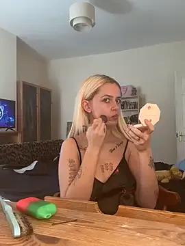 saskiapierce from StripChat